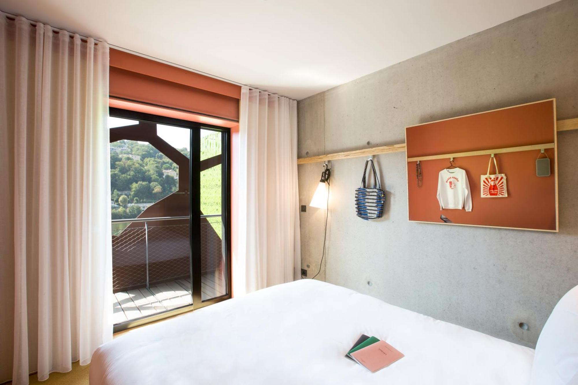 ม็อบ โฮเทล ลียง กงฟลูอ็องซ์ Hotel ภายนอก รูปภาพ